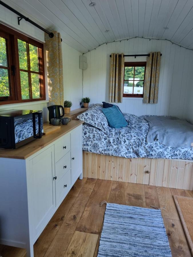 Shepherds Hut At Cummins Farm, Lyme Regis Hotel Bridport Exterior photo